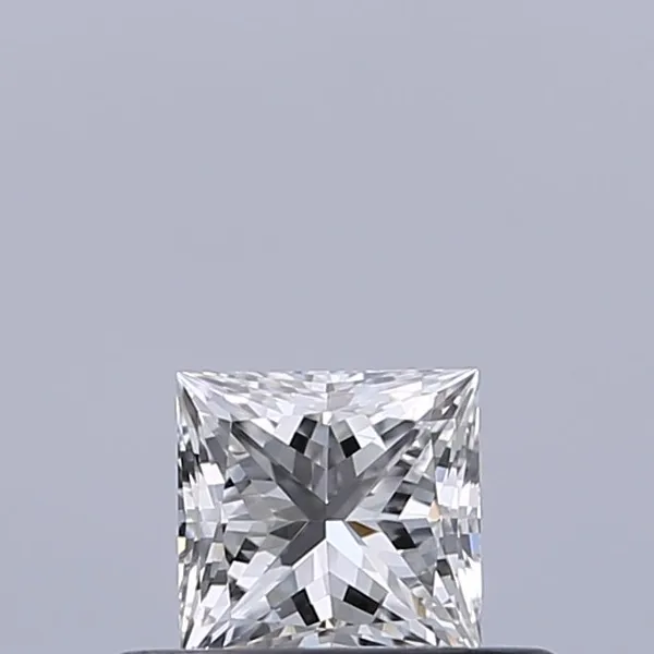 0.31ct PRINCESS E VVS1 Natural diamond