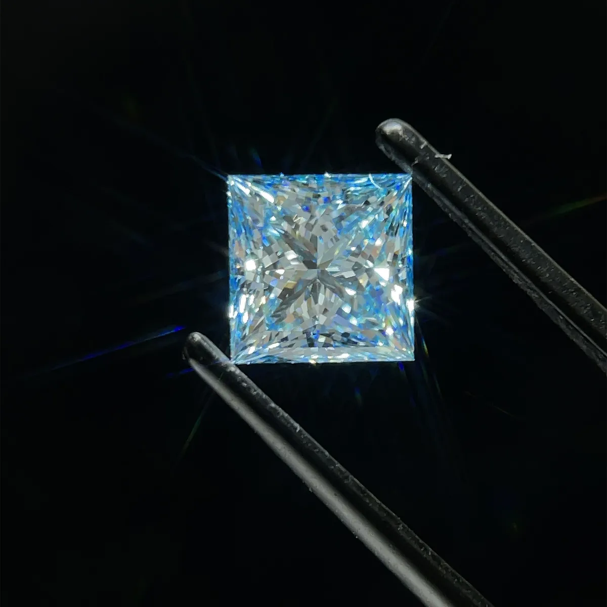 1.53ct PRINCESS Fancy Vivid Blue VVS2 Coloured Lab diamond
