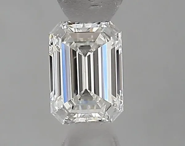 0.4ct EMERALD F VS1 Natural diamond
