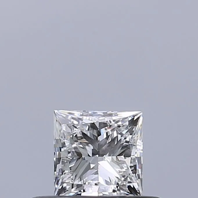 0.30ct PRINCESS D VVS1 Natural diamond