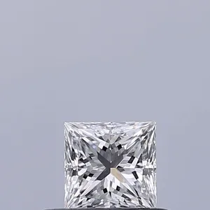 0.32ct PRINCESS E VVS2 Natural diamond