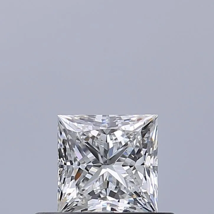 0.42ct PRINCESS D VVS2 Natural diamond
