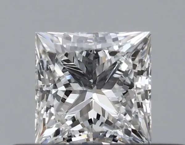 0.31ct PRINCESS E VVS1 Natural diamond