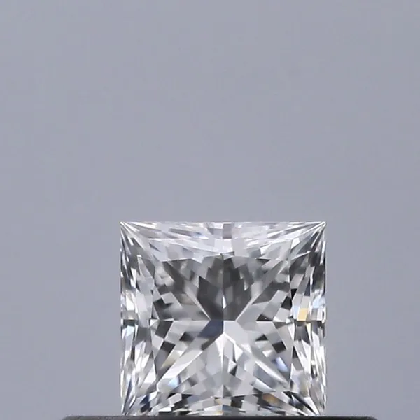 0.3ct PRINCESS F VVS2 Natural diamond