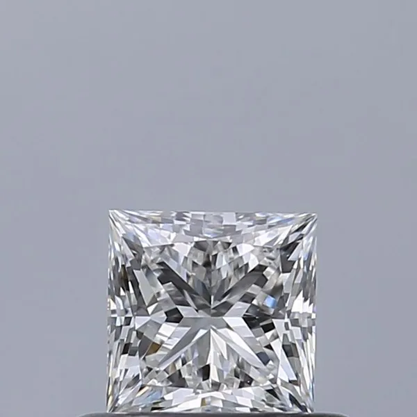 0.45ct PRINCESS E VVS1 Natural diamond