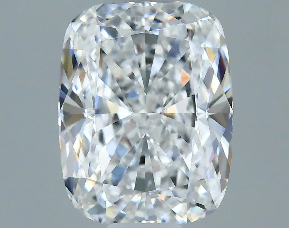 0.61ct CUSHION E VVS2 Natural diamond