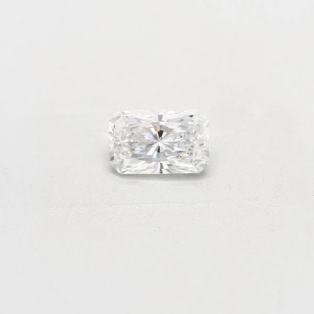 0.82ct RADIANT E SI1 Natural diamond