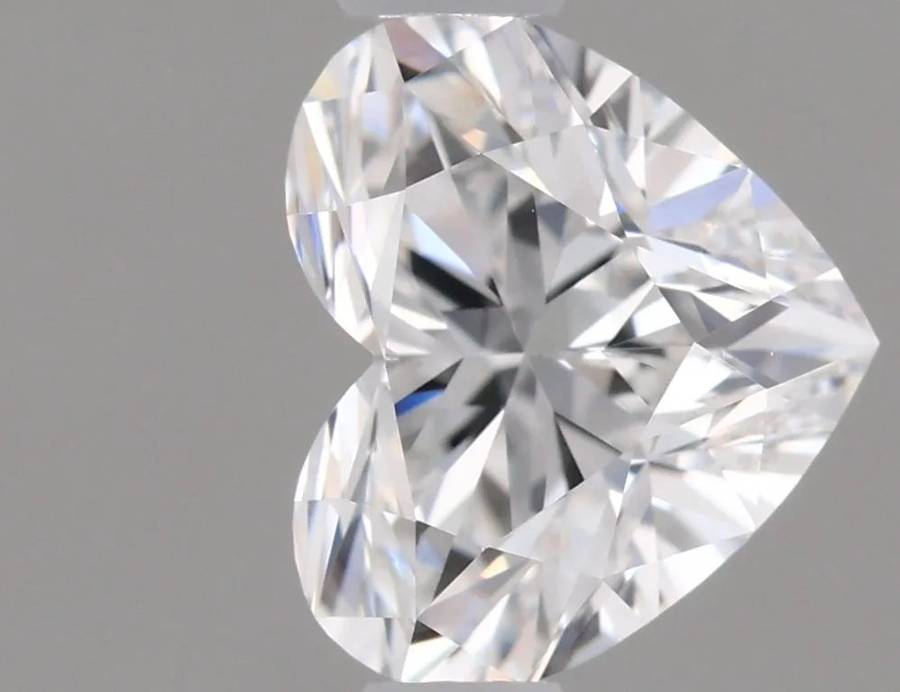 0.57ct HEART E VVS2 Natural diamond