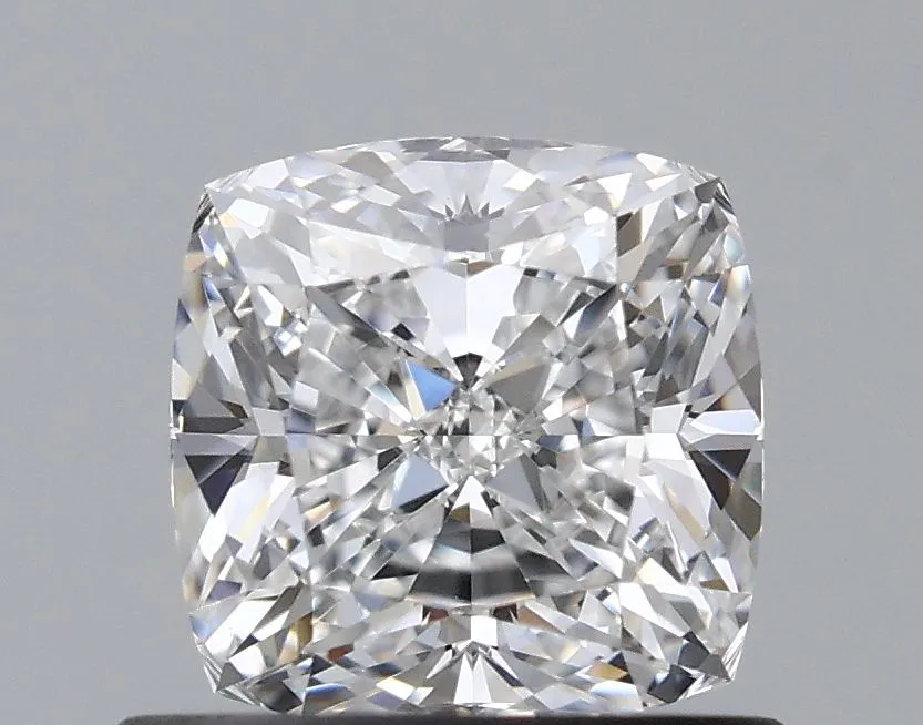 0.80ct CUSHION E VVS2 Natural diamond