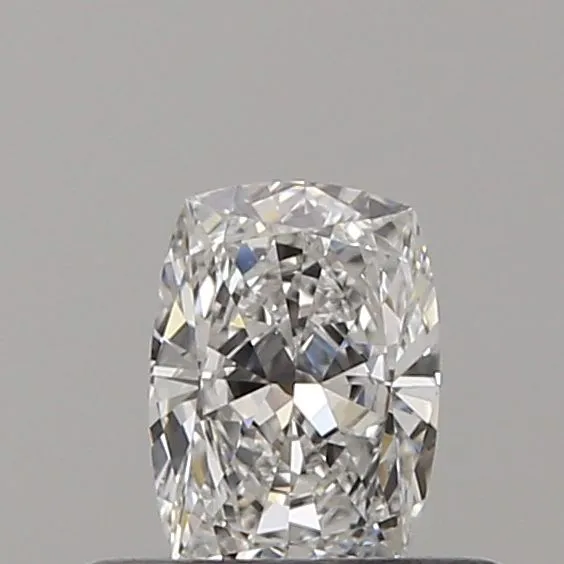 0.35ct CUSHION E VVS2 Natural diamond