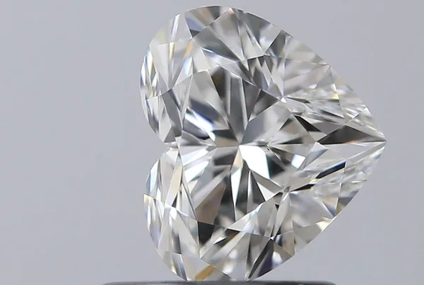 0.81ct HEART G VS1 Natural diamond