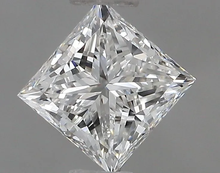 0.70ct PRINCESS G VVS2 Natural diamond