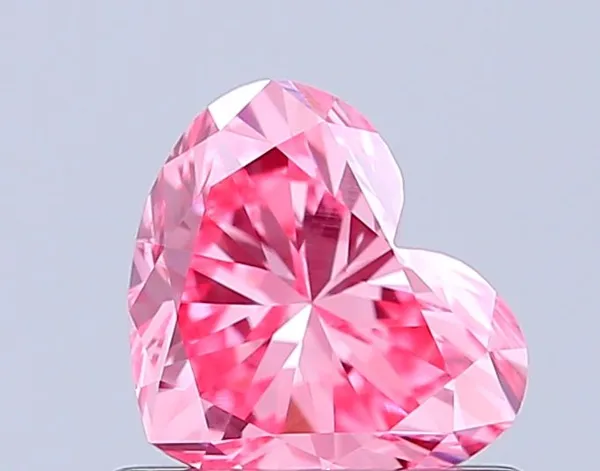 0.73ct HEART Fancy Vivid Pink VS1 Coloured Lab diamond
