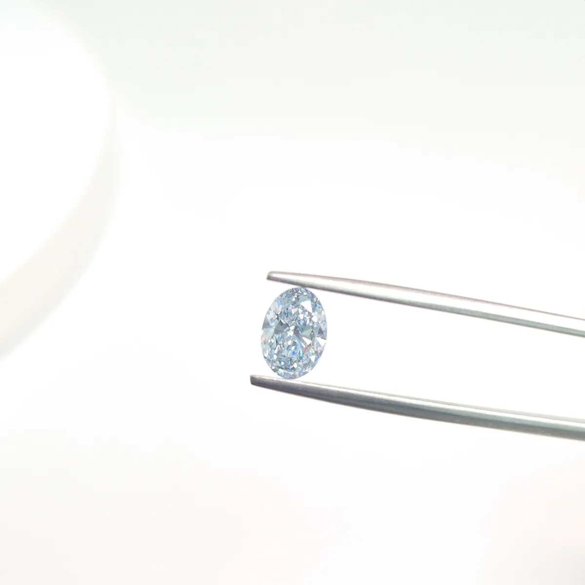1.01ct OVAL Fancy Light Blue VS1 Coloured Lab diamond