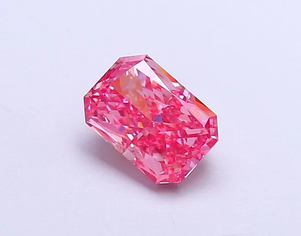 1.14ct RADIANT Fancy Vivid Pink VVS2 Coloured Lab diamond