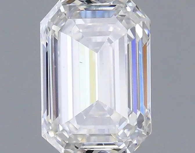 0.70ct EMERALD E VS2 Natural diamond