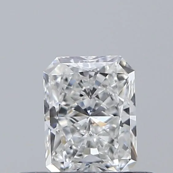 0.3ct RADIANT E VS2 Natural diamond