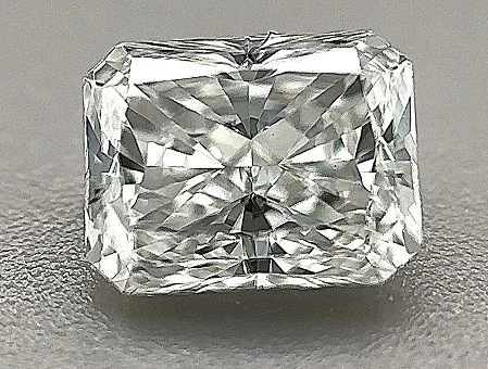 0.9ct RADIANT E VS2 Natural diamond