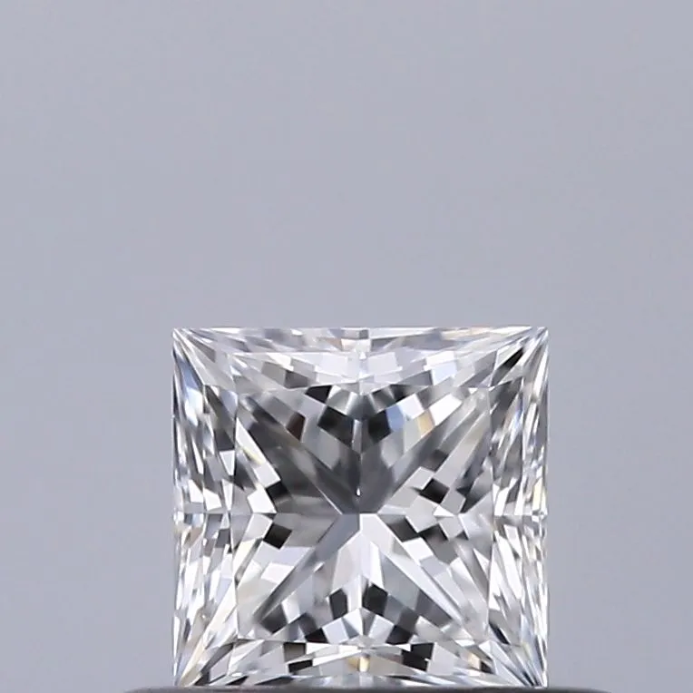 0.41ct PRINCESS D VVS2 Natural diamond