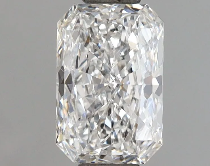 0.88ct RADIANT E VS1 Lab Grown diamond