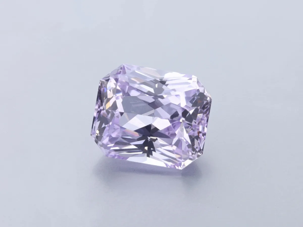 5.47ct Parti Sapphire, Radiant Cut gemstone
