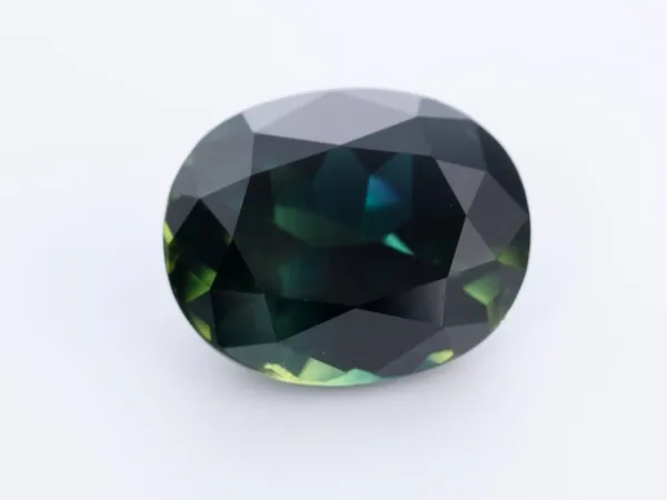 2.7ct Parti Sapphire, Oval cut gemstone