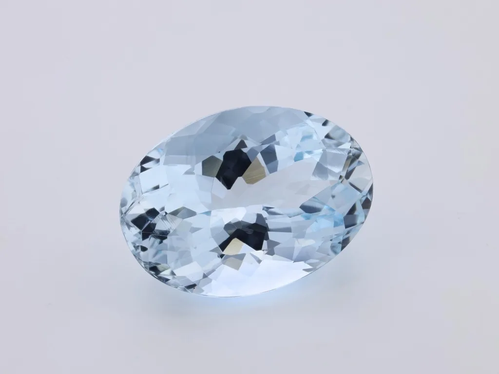 5.45ct Blue Aquamarine, Oval gemstone