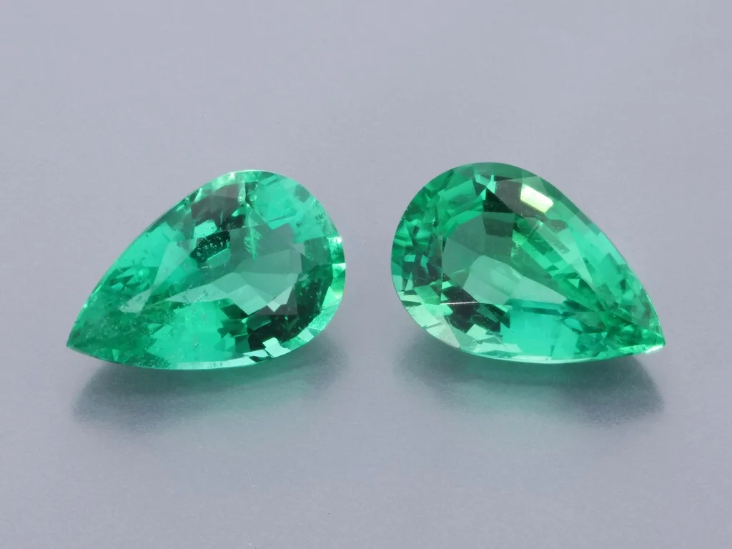 2.14ct Green Emerald, Pear Shape gemstone