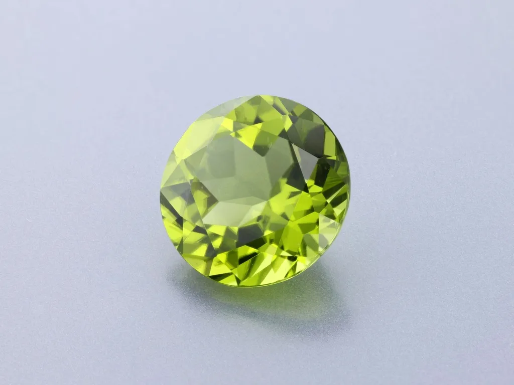 3.59ct Green Peridot, Round gemstone