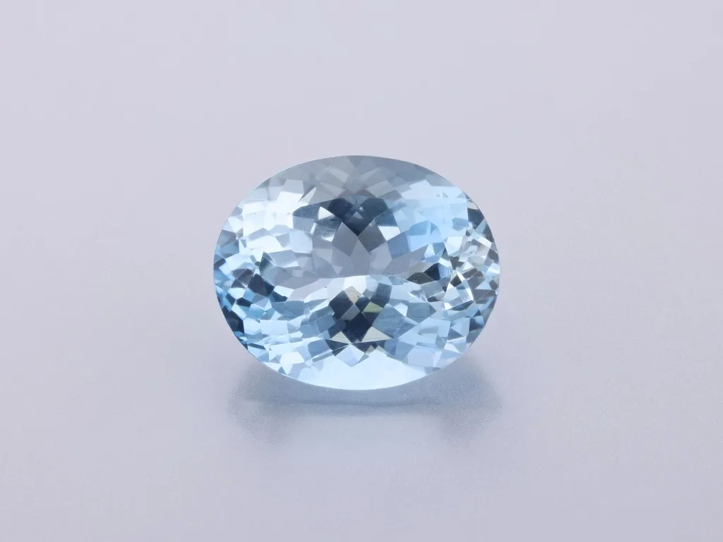 3.78ct Blue Aquamarine, Oval gemstone