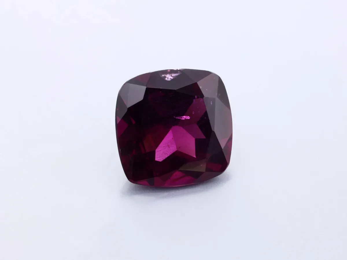 3.27ct Purple Garnet, Cushion gemstone