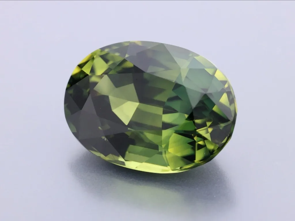 5.11ct Parti Sapphire, Oval gemstone
